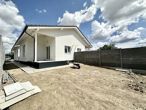 Duplex parter cu 4 camere - teren 415 mp - Albina - imagine 2
