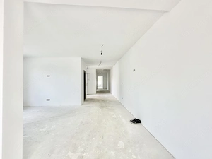 Duplex parter cu 4 camere - teren 415 mp - Albina - imagine 13