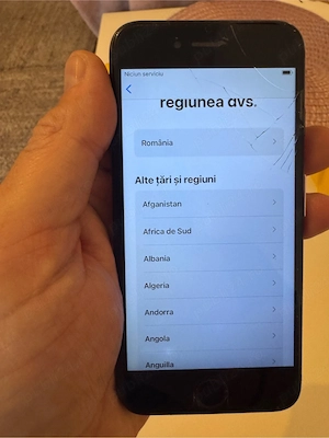 Vând iPhone 8   64 GB   funcțional