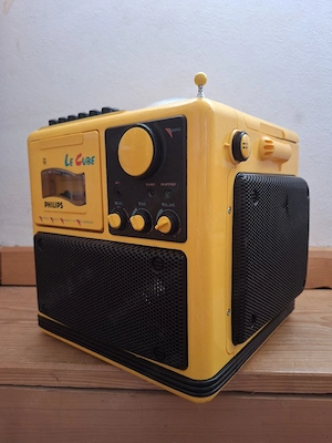 Philips cube boombox