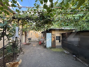 Casă 78mp cu teren 200mp, ideală pentru renovare și investiți, Zona centrală