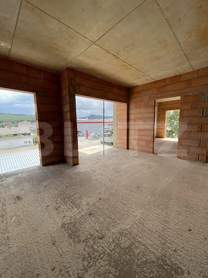 Apartament 3 camere, 84.70 mp, zona Calea Moldovei - imagine 2