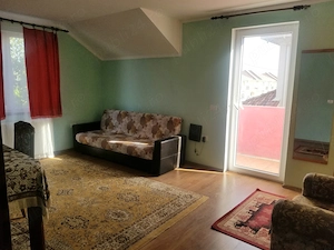 Închiriez apt.3 camere,etaj1la casă, parcare, ideal studente, zona liniștită - Lipova Dumbrăvița - imagine 2