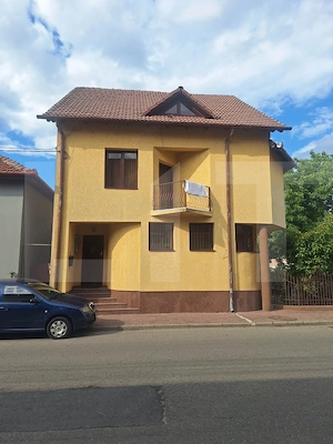 Casa de vanzare, 395 mp, zona Cotu Mic