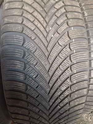 Set 4 anvelope iarna 235/55/18 dot 2025 sentury cum vin VW Tiguan de fabrica echipate - imagine 3