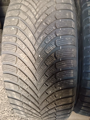 Set 4 anvelope iarna 235/55/18 dot 2025 sentury cum vin VW Tiguan de fabrica echipate - imagine 2