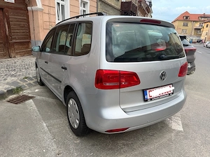 Vand   Schimb cu auto mai ieftin ! VW Touran Automat 1.6 tdi  Adus acum - imagine 2