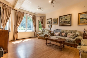 Casă/Vilă cu 5 camere de Vânzare, 870mp Teren, Bucium -3 Sarmale - imagine 3