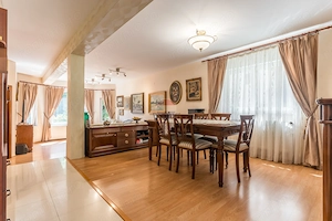 Casă/Vilă cu 5 camere de Vânzare, 870mp Teren, Bucium -3 Sarmale - imagine 7