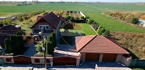 Casă gata de locuit cu teren 2700mp si garaj dublu in Madaras