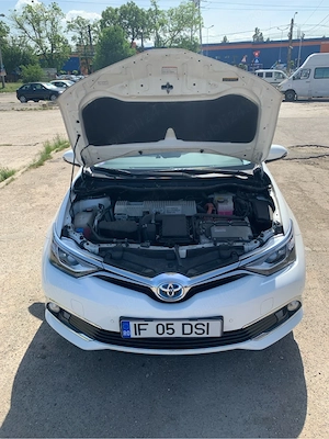 Vand Toyota Auris Hybrid - imagine 4