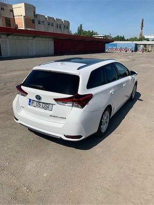 Vand Toyota Auris Hybrid - imagine 3