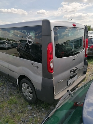 Vând microbus Opel Wivaro stare foarte bună 