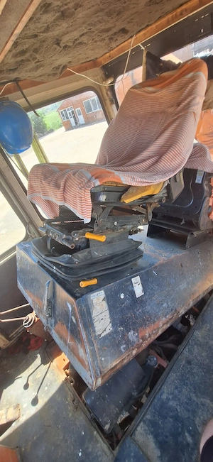 Vand Buldoexcavator Schaeff H3205 Articulat pe Roti - imagine 2