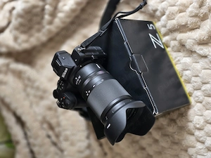 Nikon Z5 + NIKKOR Z 28-75mm f 2.8 + 2 acumulatori originali   doar 9.367 cadre