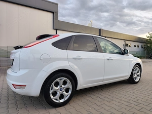 Ford Focus Style hatchback 1.6 benzina an 2011, Euro 5 !!! - imagine 3