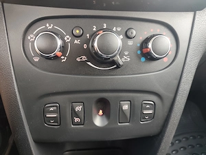 Dacia Sandero Stepway 1.5 dCi Prestige an 2014 - imagine 9