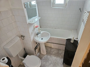 Închiriez apartament două camere, Soarelui Timișoara, 53 mp, etaj 4 cu acoperiș, centrală termică.  - imagine 5