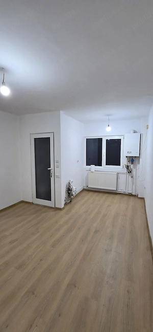 vand apartament , garsoniera renovata zona aradului - imagine 3