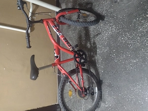 Vând bicicleta DHS 16''