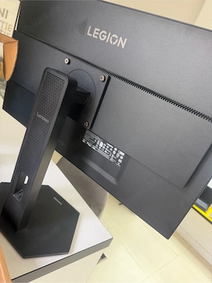 Monitor Lenovo 