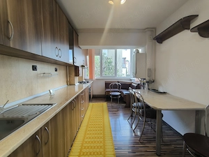 Apartament cu 2 camere, complet decomandat, în zona Confecții etaj 2 cu centrala - imagine 3