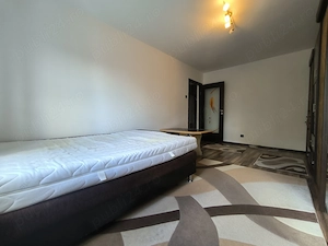 Apartament cu 2 camere, complet decomandat, în zona Confecții etaj 2 cu centrala - imagine 2