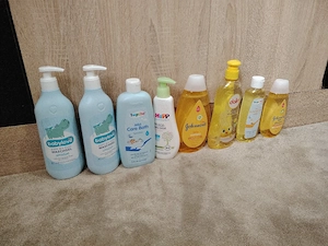 Sampon, gel de dus, ulei pentru bebelus 