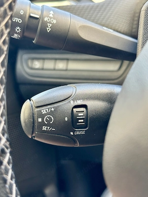 Peugeot 2 km Carplay Carte service Rate Garantie - imagine 20
