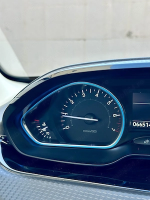 Peugeot 2 km Carplay Carte service Rate Garantie - imagine 24