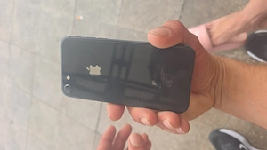 Vând sau schimb iphone 8 și samsung a21s
