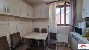 Apartament 2 camere zona centrala 75000 Euro etaj 3 ocupabil - imagine 10