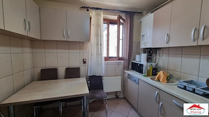 Apartament 2 camere zona centrala 75000 Euro etaj 3 ocupabil - imagine 12