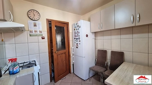 Apartament 2 camere zona centrala 75000 Euro etaj 3 ocupabil - imagine 11