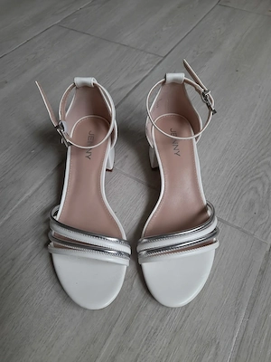 Sandale moderne si elegante marimea 38