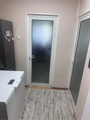 vand apartament 2 cam mobilat si partial utilat + beci