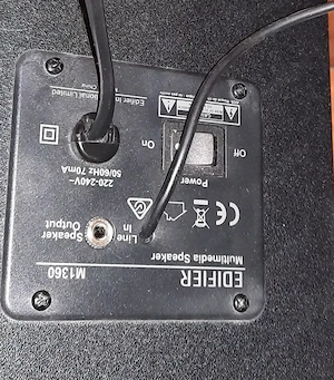  Vând Statie audio  Edifier M1360, Multimedia Speaker  Sistem 2.1, 8.5W RMS, telecomanda. 150 lei