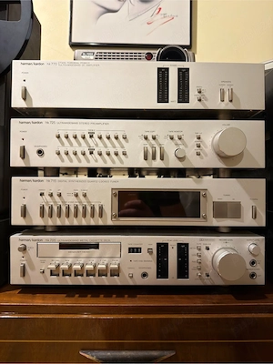 Linie Audio Vintage Harman Kardon Seria 700 - "American Psycho"