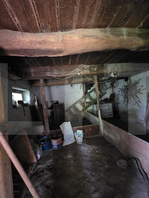 Casa traditionala din caramida in satul Anghelus - imagine 11