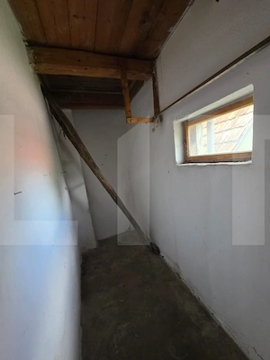Casa traditionala din caramida in satul Anghelus - imagine 10