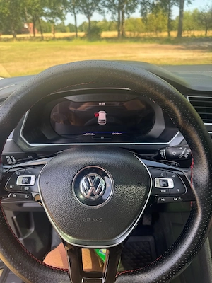 Volkswagen Tiguan 2.0 TDI 150 CP DSG   2018   Full Opțiuni   Istoric complet Volkswagen - imagine 3