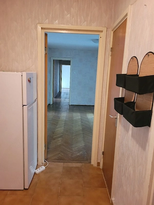 Inchiriez apartament 3 camere  semidecomandat, P 4, Apusului, str Ghirlandei, Militari