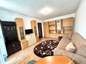 Inchiriez NUMAI  pe termen lung, apartament decomandat, 2 camere, zona TIC TAC - imagine 3