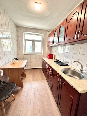 Inchiriez NUMAI  pe termen lung, apartament decomandat, 2 camere, zona TIC TAC - imagine 4