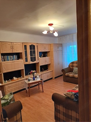 inchiriez apartament 2 camere micro 12, vis a vis de Biomedica