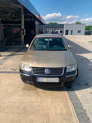  Vând Passat 1.6 benzină 