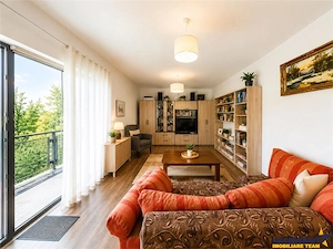 FILM!Apartament 3 camere, regim vila, ambient verde, parcare, Unirii, Targu-Mures:Tur Live.
