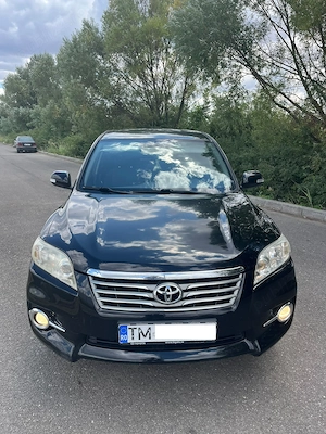 Toyota RAV4 2.2 D-4D 150 CP 4x4   Fabricată în Japonia   265.767 km