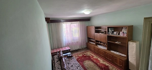 Apartament 3 camere de vanzare in Campina