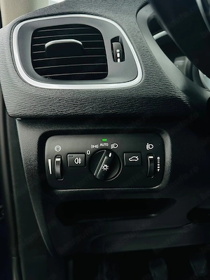 Volvo V40 - imagine 14